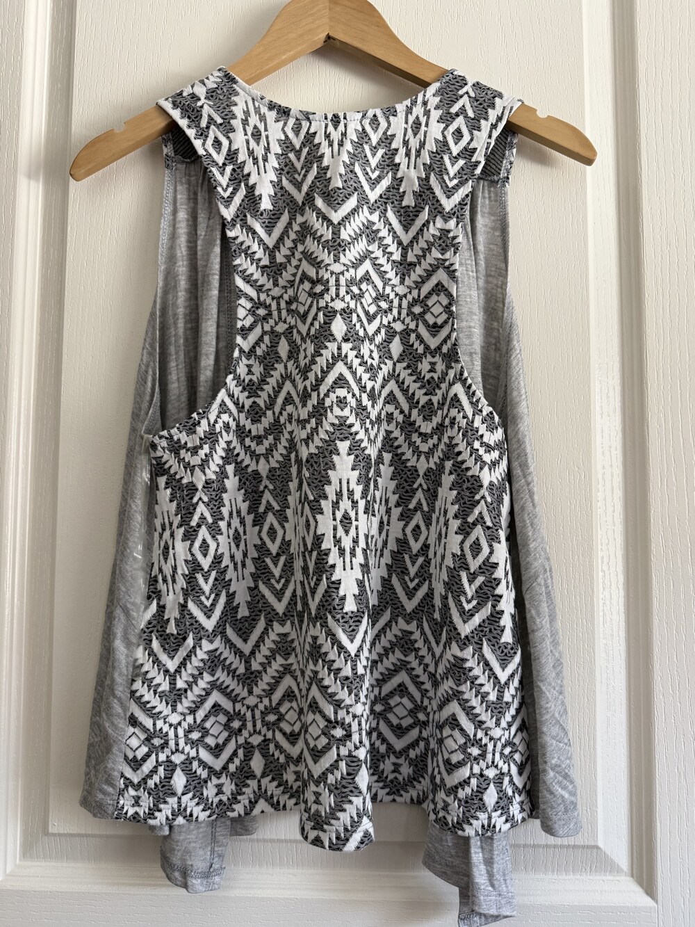 Threads Studio Layered Geometric Print Top - Picture 4 of 4